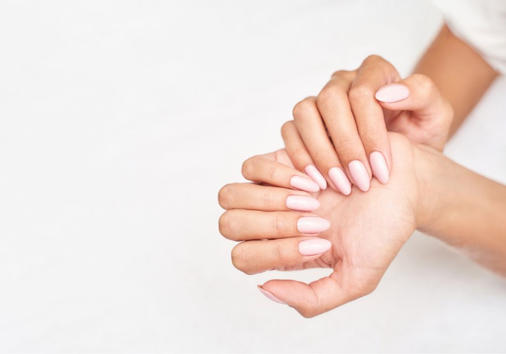 How to Make Your Fingernails Strong: Care Tips and Tricks